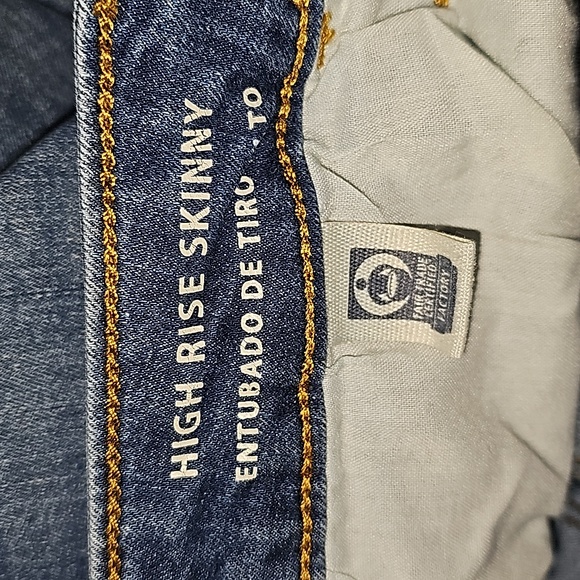 Universal thread Hi-Rise Skinny Stretch Medium Denim Wash Size 4 VGUC - Picture 9 of 12